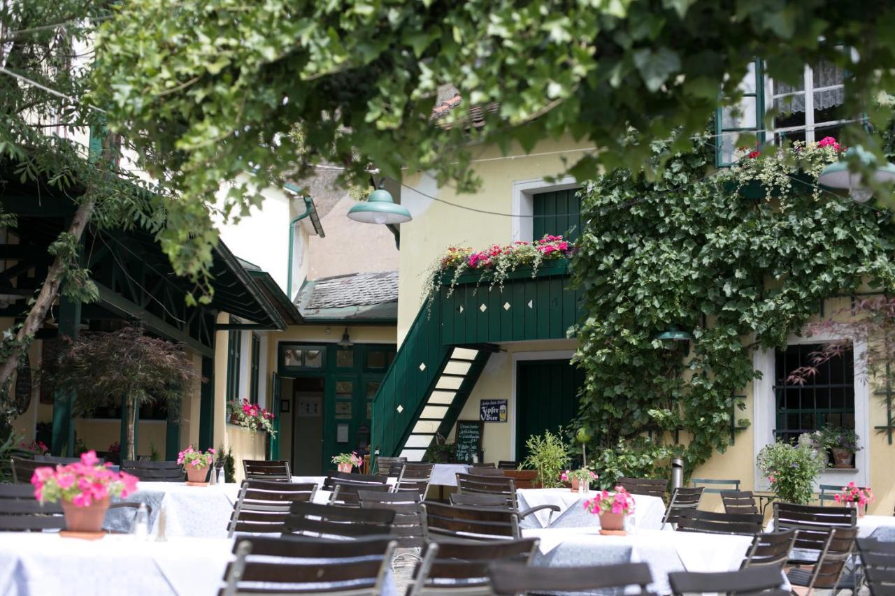 Gasthof Pillgrab Zur Linde Sankt Valentin Exterior foto