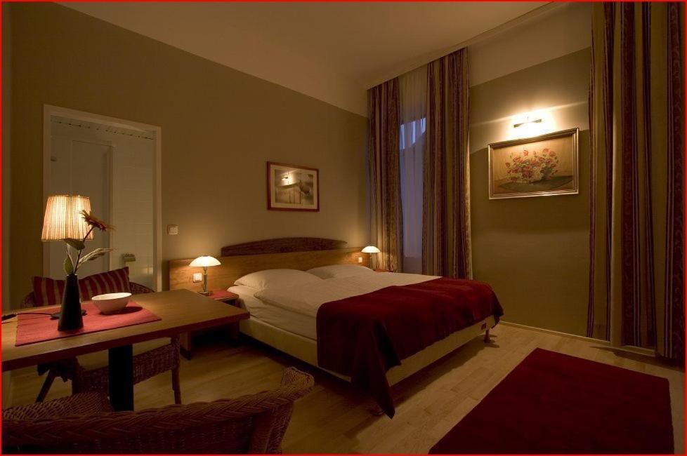 Gasthof Pillgrab Zur Linde Sankt Valentin Zimmer foto